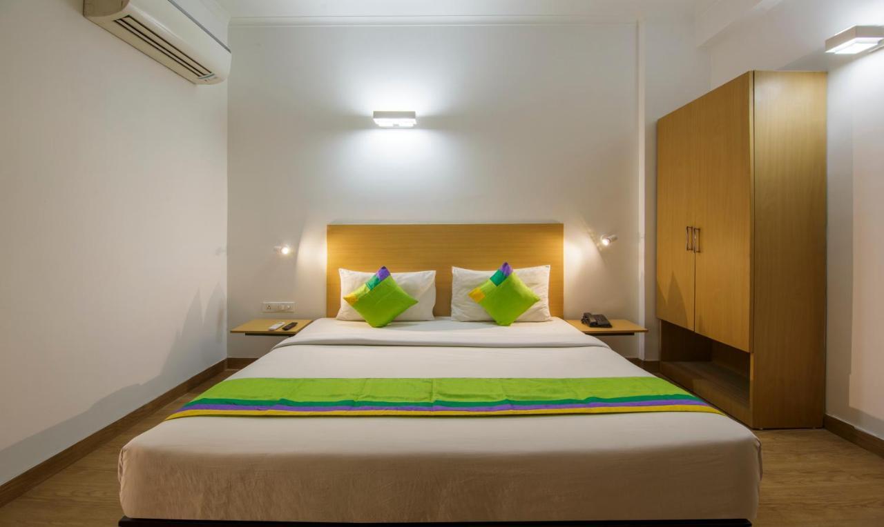 Отель Treebo Noida Express Экстерьер фото
