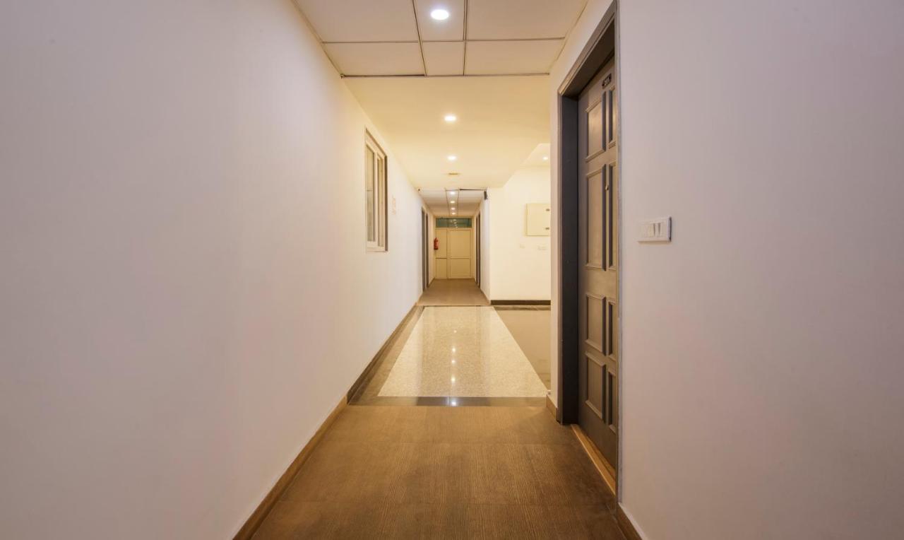 Отель Treebo Noida Express Экстерьер фото